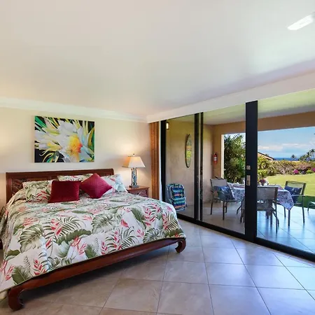 Beach Front King Bed Ocean View Studio In Wailea Ekahi